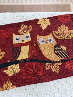 2 Autumn/Fall Owl Tapestry Placemats Leaves Kitchen Linens
